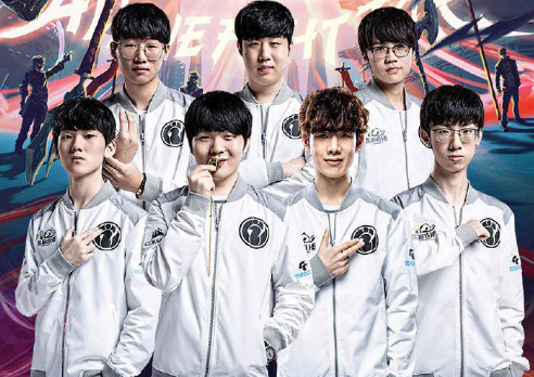 偏不倚地撞 偏不倚地撞